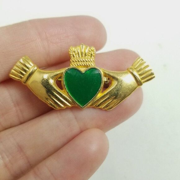 Vintage Claddagh Crown Heart Hands Brooch, Gold Tone Green Irish Ireland - Picture 6 of 6